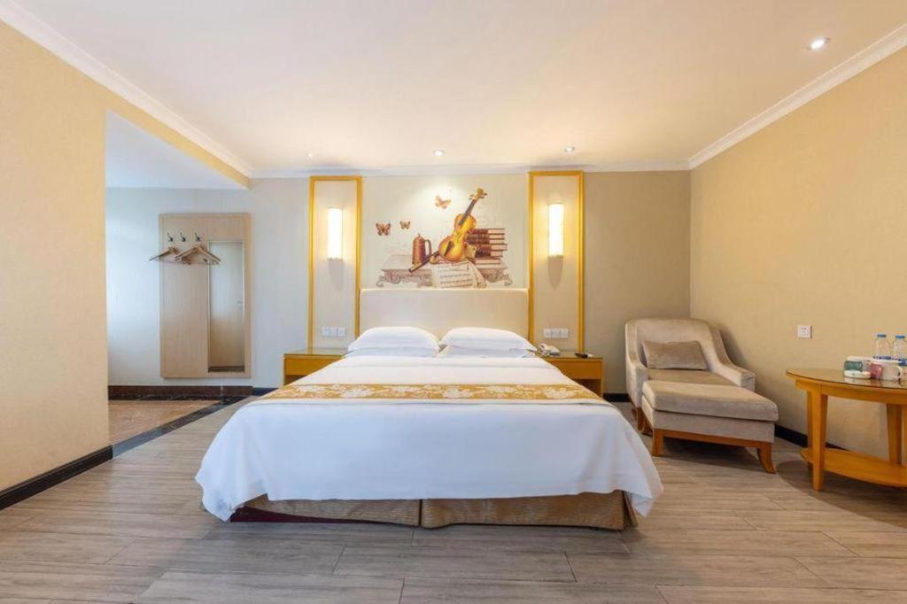 Greentree Inn Guangzhou Panyu Chimelong Happy World Business Hotel Buitenkant foto